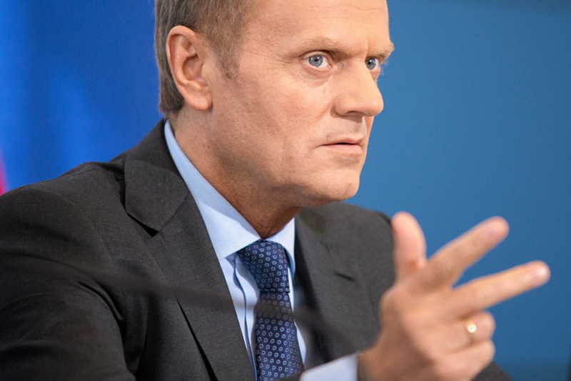 Tusk komplementuje Ślązaków, Schetyna nie startuje, a Gowin chce przebudowy.