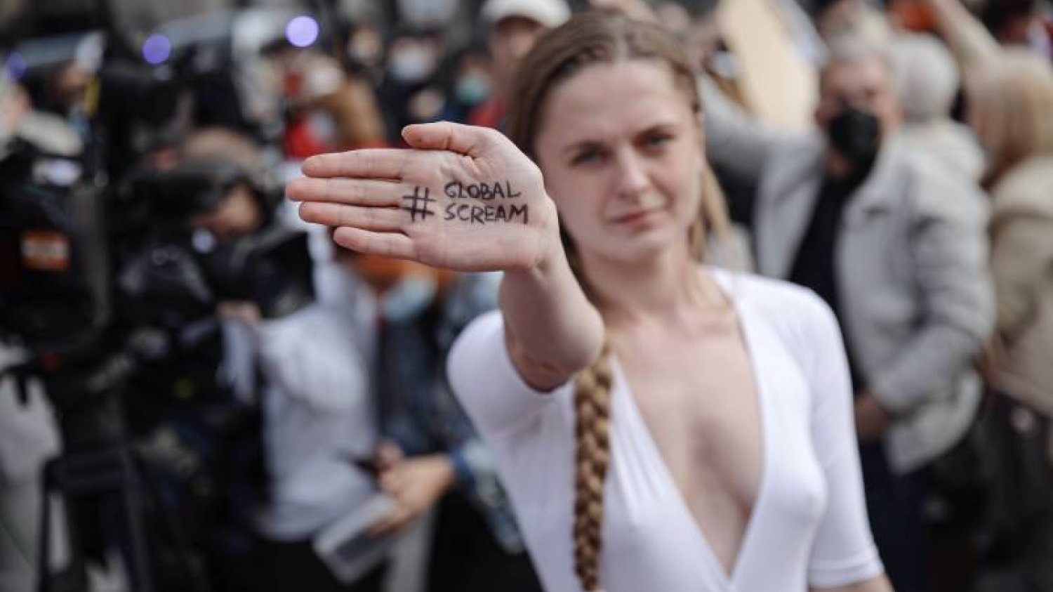Jana Shostak głośno wykrzyczała swój gniew.