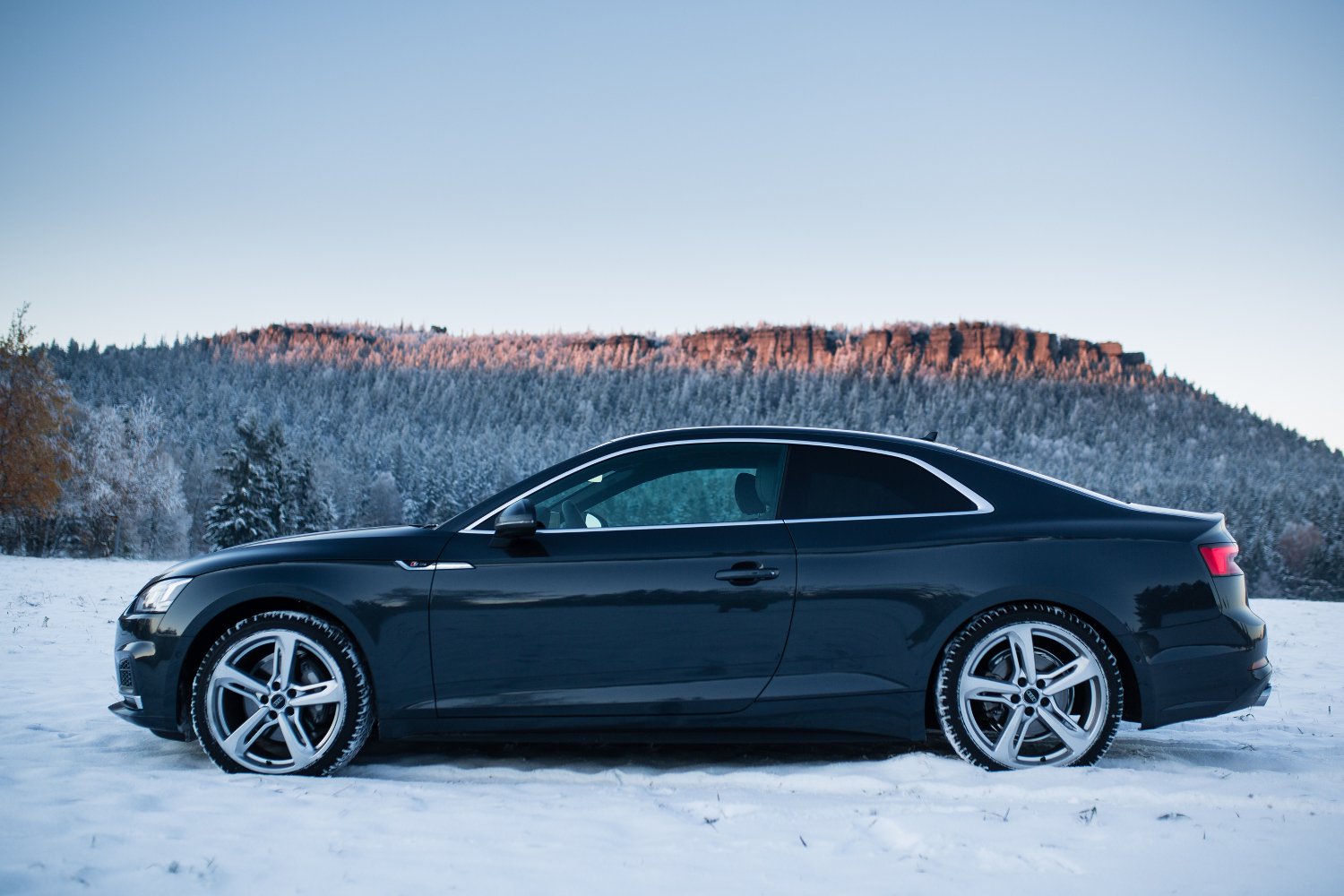 Tak prezentuje się nowe Audi A5 Coupe.