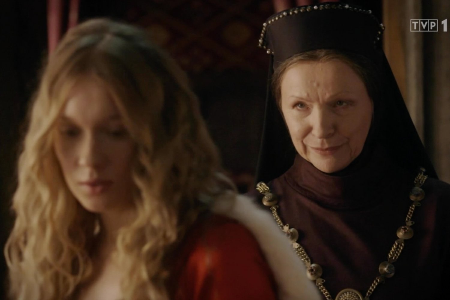 Aldona i królowa Jadwiga nie pałają się do siebie miłością – i w serialu, i na planie.