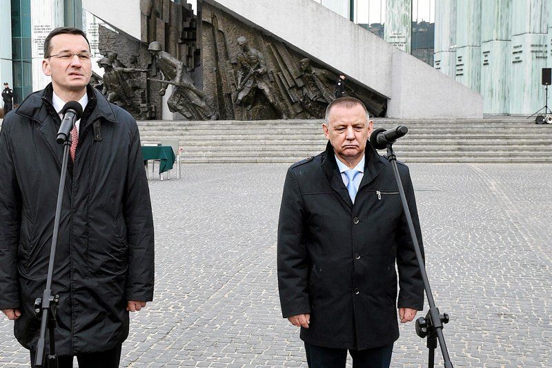 Wiceminister finansów Marian Banaś może przysporzyć rządowi PiS sporych kłopotów wizerunkowych. Wszystko przez jego luksusową majówkę, za którą nie wiadomo kto zapłacił.