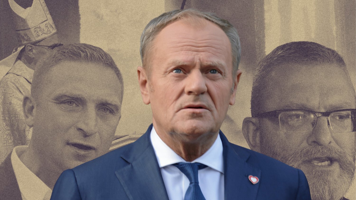 Premier Donald Tusk. Za nim Robert Bąkiewicz i Grzegorz Braun. Na trzecim planie biskup katolicki.