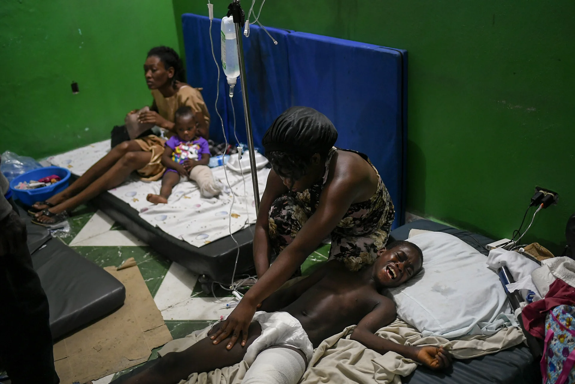 Sytuacja na Haiti jest bardzo zła. Po trzęsieniu ziemi szpitale są przepełnione.