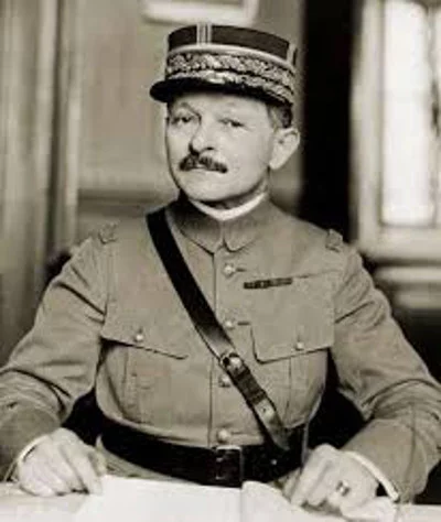 Gen. Maxime Weygand - szef francuskiej misji wojskowej w Polsce.
