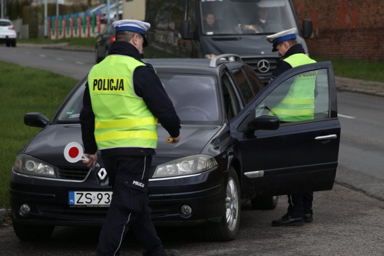 Do tragicznego wypadku doszło w Nowej Wsi w woj. łódzkim. Nie żyje miesięczne dziecko i jego matka