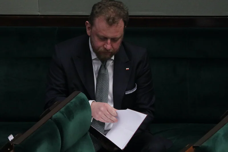 Minister Łukasz Szumowski dwa razy dziennie przedstawia najnowszą liczbę zakażeń i śmierci z powodu koronawirusa w Polsce.