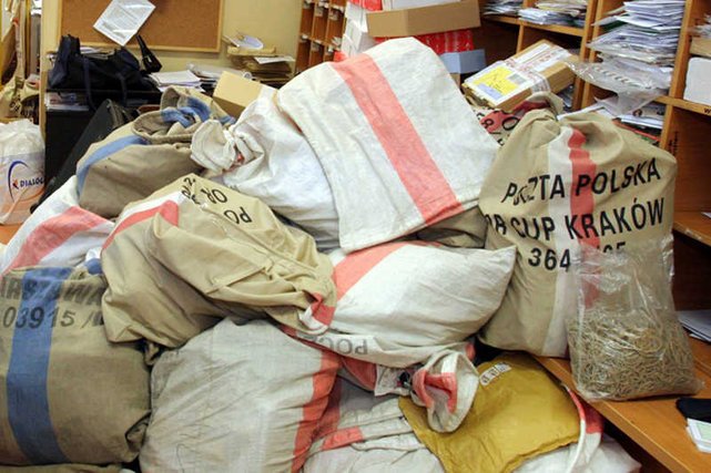 Korespondencja sądowa doręczana do sklepu rybnego? Polska Grupa Pocztowa zastąpiła Pocztę Polską.