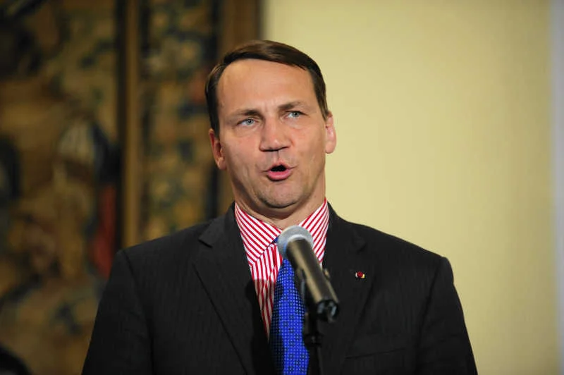 Radosław Sikorski zapewnia, że Rosja boleśnie odczuje sankcje.