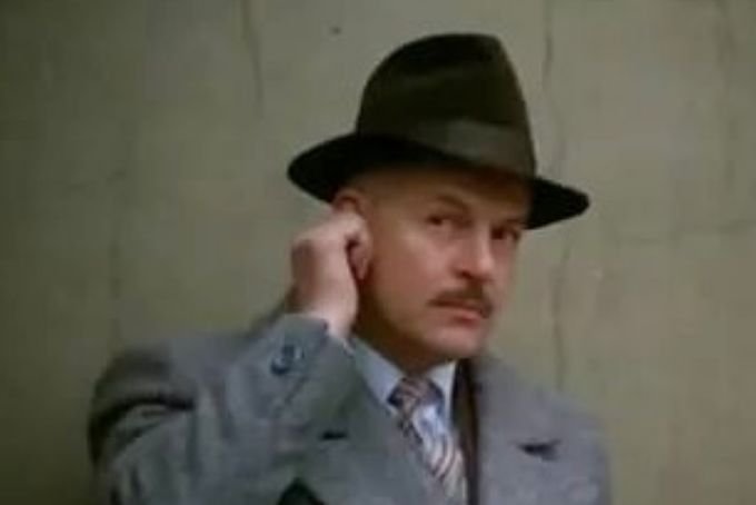 Niezapomniany Jan Machulski w kultowym filmie "Vabank", wcielający się w rolę inspirowaną postacią Cichockiego