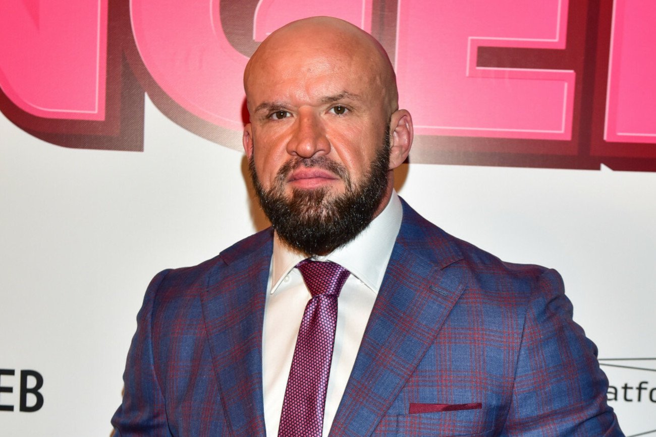 Tomasz Oświeciński został zapytany, ile dostał za promowanie szczepień.