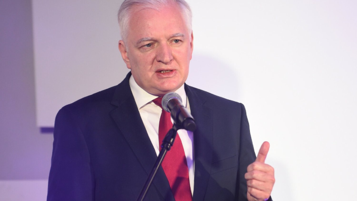 Jarosław Gowin opowiedział o tym kogo widzi jako nowego premiera, gdyby opozycji udało się wygrać wybory, kto będzie starał się o fotel prezydenta RP oraz o swojej perspektywie przyszłości Jarosława Kaczyńskiego.