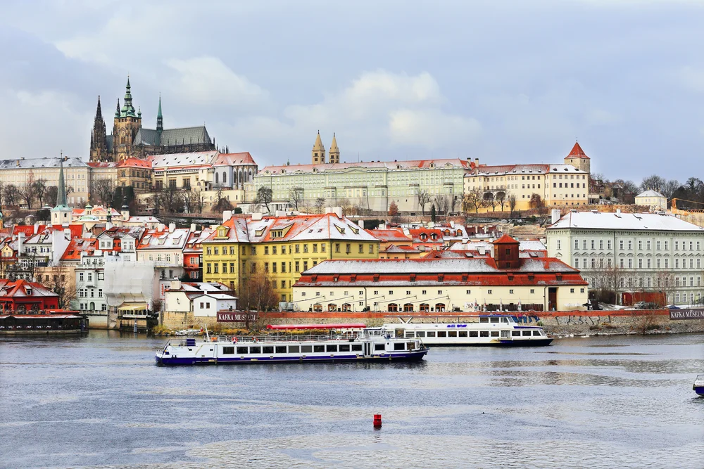 [url=http://shutr.bz/1ddNgsH]Zimowa panorama Pragi[/url]