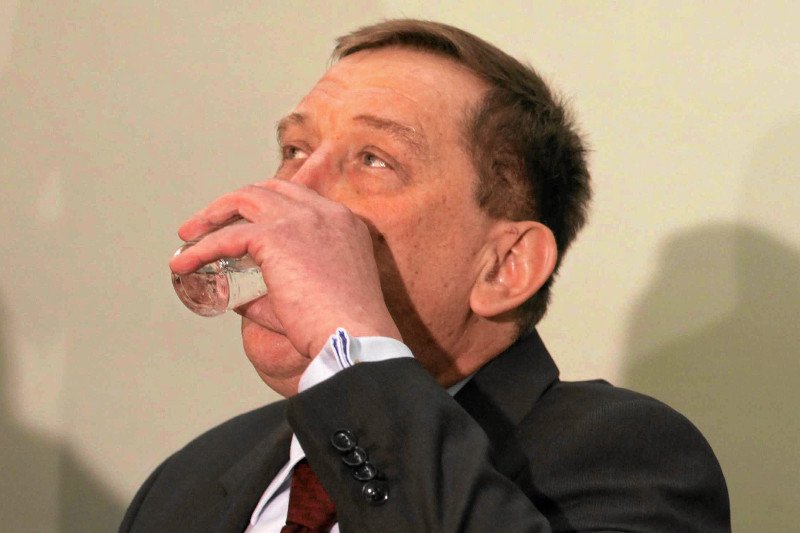 Kim jest prof. Jacek Rońda?