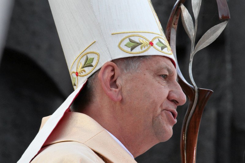 Biskup polowy Józef Guzdek skrytykował MON pod rządami Macierewicza. Wezwał żołnierzy do odwagi w godzinie próby.