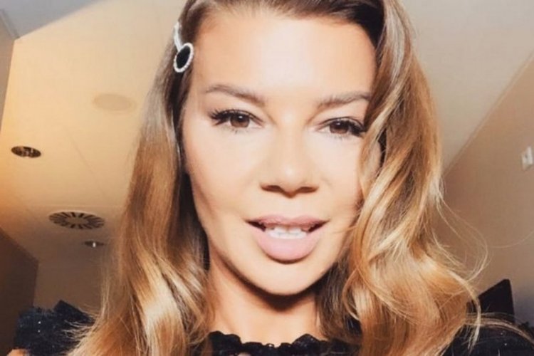 Edyta Górniak opowiedziała na Instagramie o swoich kontaktach z kosmitami. Edyta Górniak opowiedziała na Instagramie o swoich kontaktach z kosmitami.