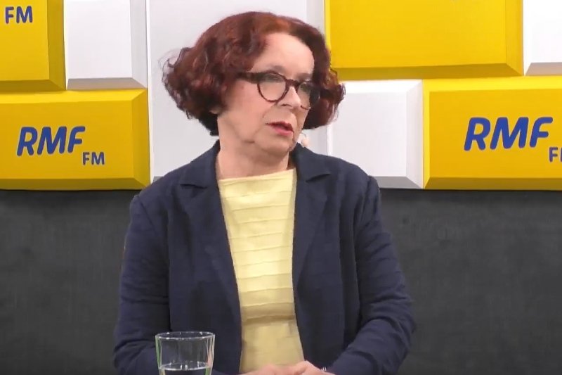 Według Elżbiety Kruk pieniądze, które idą na TVP, nie powinny trafić np. do nauczycieli.