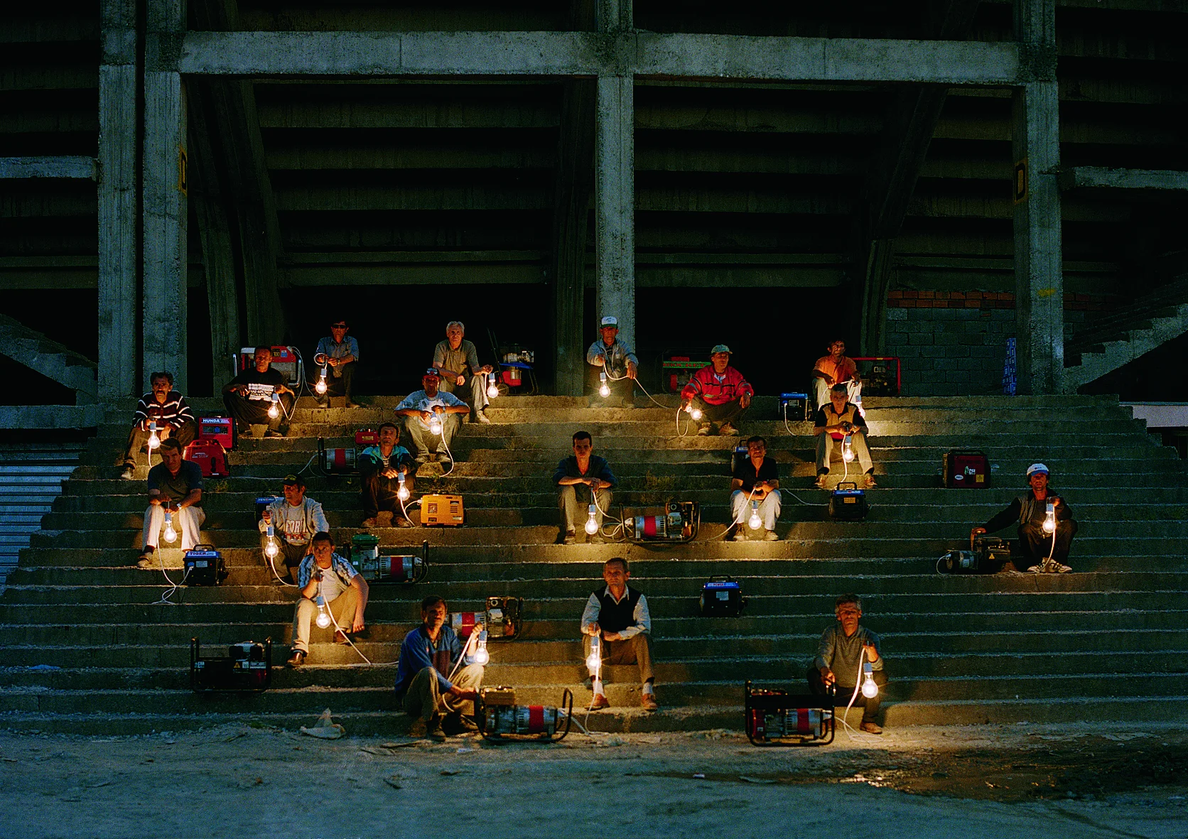 Adrian_Paci_Turn on, 2004, courtesy The Artist and Galerie Peter Kilchman, Zurich