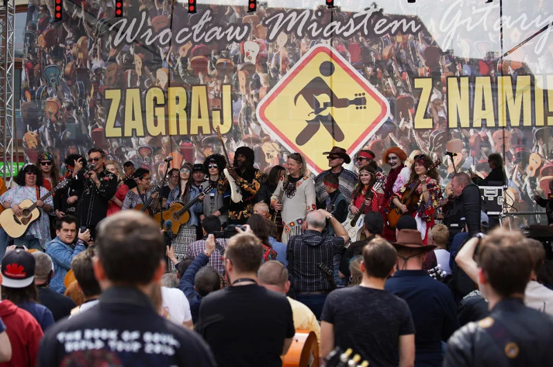 Bicie Gitarowego Rekordu Guinnessa to niesamowite przeżycie.