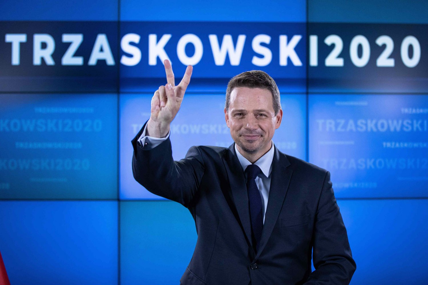 Andrzej Duda wygrałby minimalnie drugą turę z Rafałem Trzaskowskim.