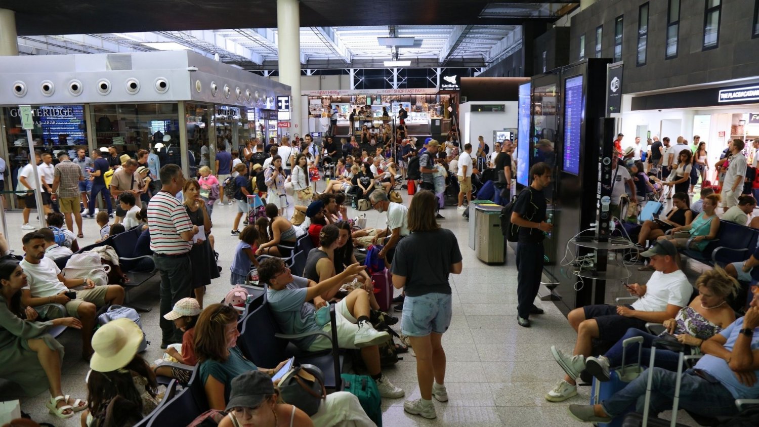 Pilny alert polskiej ambasady we Włoszech. Uderzenie żywiołu i zamknięty terminal