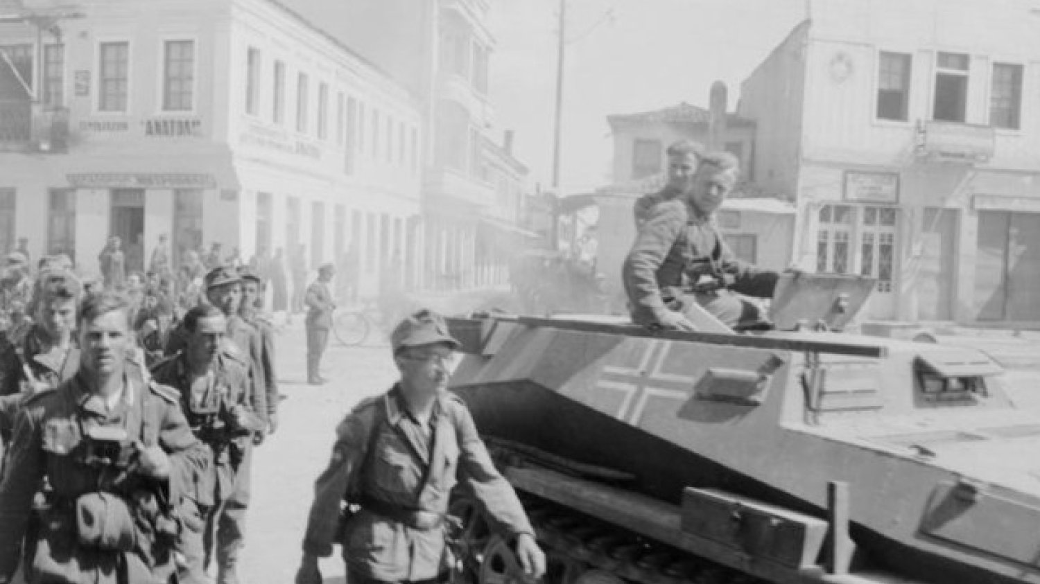 Niemieccy żołnierze w Atenach (maj 1941 roku)