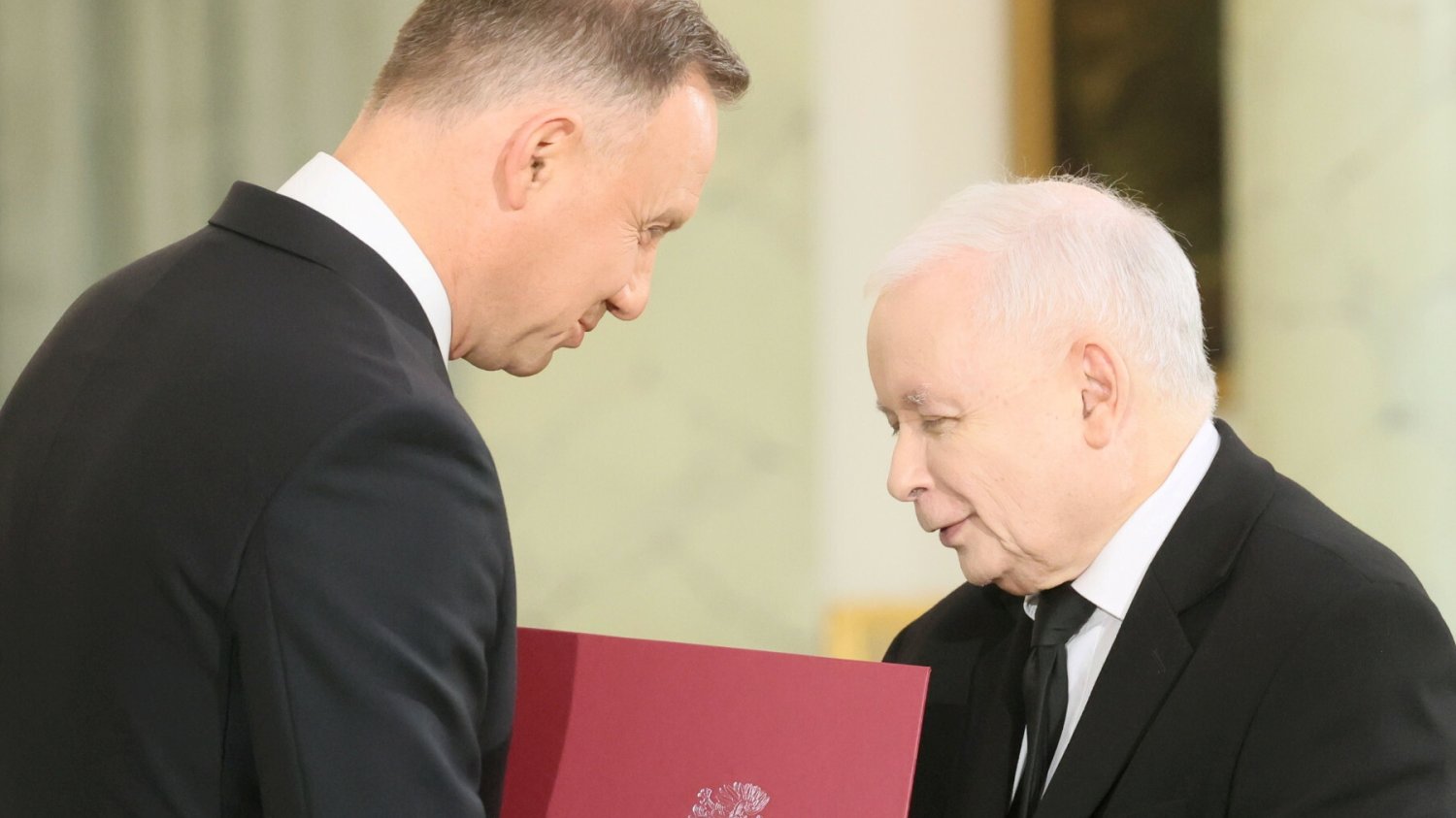 Andrzej Duda podpisał ustawę ws. referendum. To decyzja na rękę PiS.