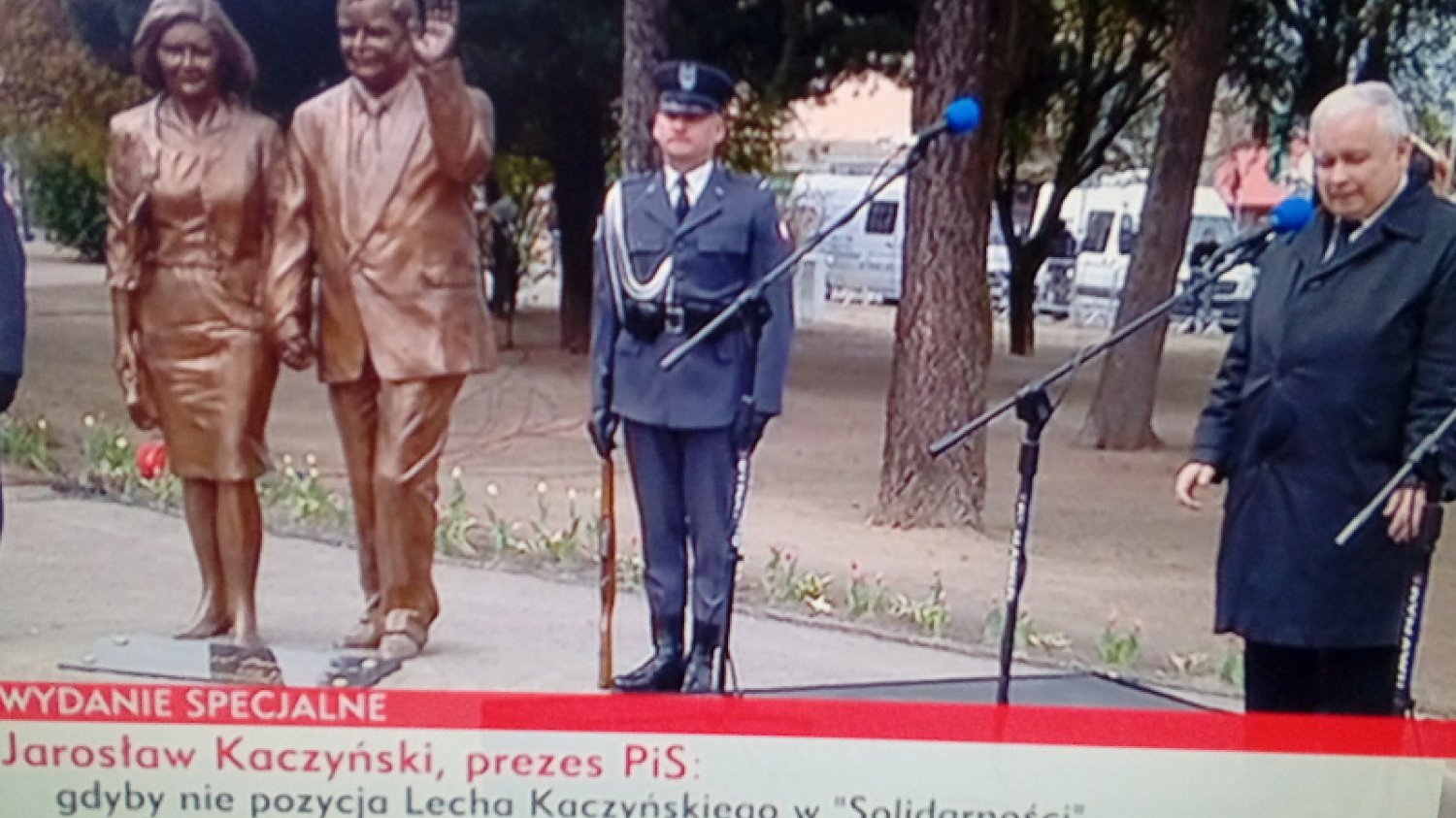 "Mamy tu pomnik, który jest arcydziełem". Do Białej Podlaskiej przyjechał prezes i pół rządu
