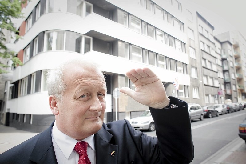 Kandydat PiS do Senatu Leszek Piechota umieścił na plakacie numer listy... zanim zostały wylosowane.