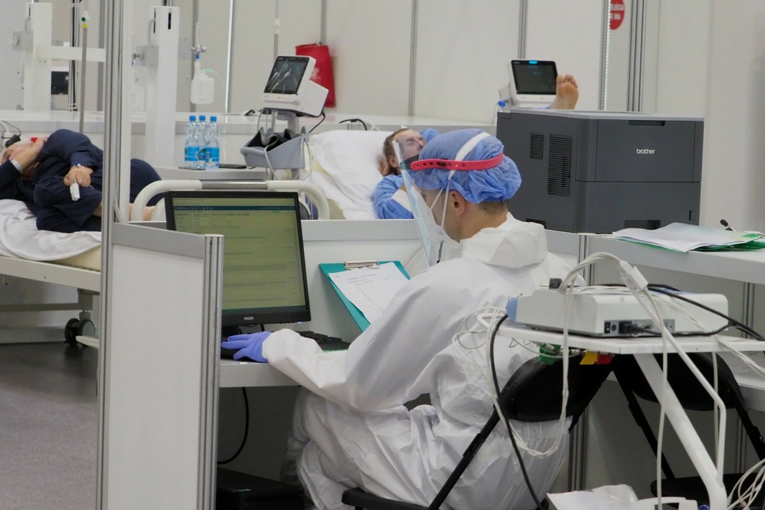 We Francji wykryto nowy wariant COVID-19. Nie wiadomo na razie jak jest groźny.