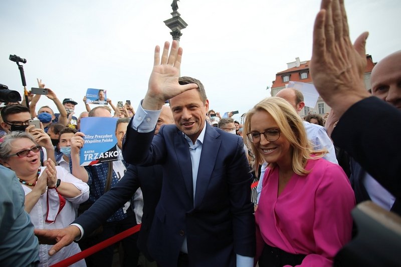 Rafał Trzaskowski wystąpił razem z żoną na wiecu w Warszawie.