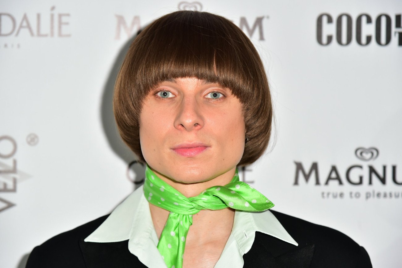 Ralph Kaminski sprzedaje klapki. Ich cena może zaskoczyć.