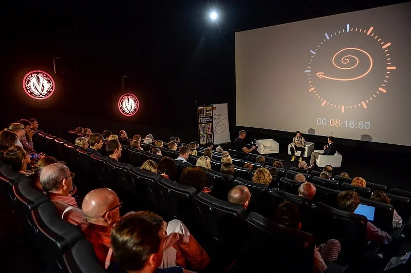 Miasteczko Myśli to forum debaty publicznej o szerokim przekroju tematyki. Kolejne spotkanie z tego cyklu było poświęcone nowoczesnemu obliczu podróżowania