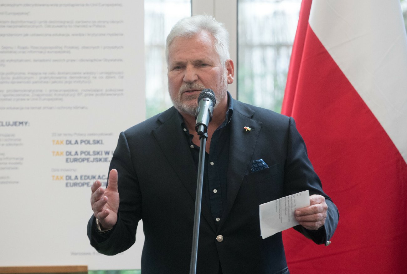 Aleksander Kwaśniewski odwołał wystąpienia. Niepokojące doniesienia.