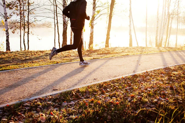 W ramach parkrun wszyscy biegają dla własnej satysfakcji, dlatego każdy biegnie własnym tempem.