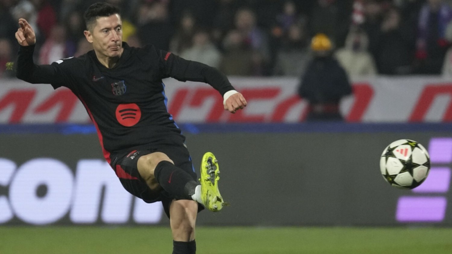 Lewandowski zdobył swoją 98 i 99 bramę w Lidze Mistrzów.