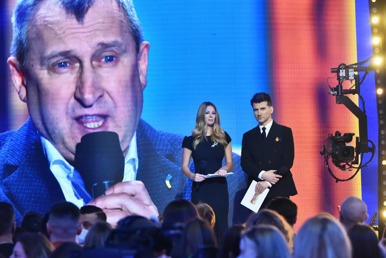 Ambasador Ukrainy, Andriej Deszczyca na koncercie "Solidarni z Ukrainą" TVP