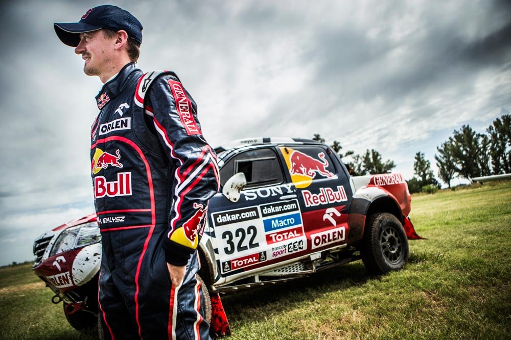 Adam Małysz i jego Toyota, którą startuje w Rajdzie Dakar