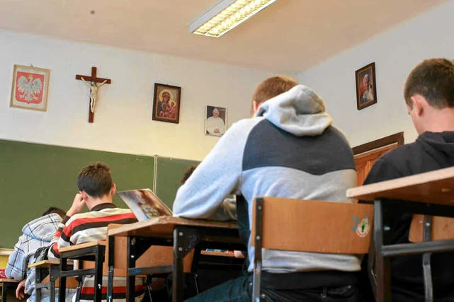 MEN chce, by etyki można było uczyć się przez internet