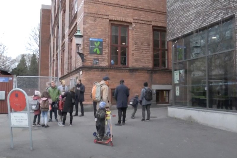 Po miesiącu przerwy Dania otworzyła część szkół.