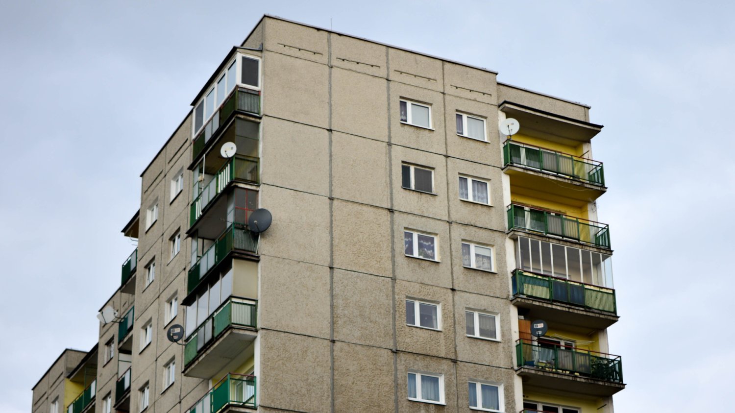 Blok z wielkiej płyty w Polsce Koniec wielkiej płyty to mit. Prawda o trwałości bloków z PRL