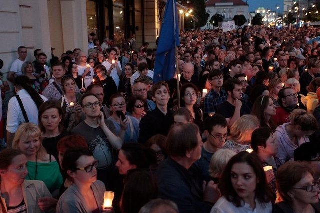 Jaka jest najpopularniejsza opcja światopoglądowa wśród młodzieży? Wbrew pozorom wcale nie jest to prawica.
