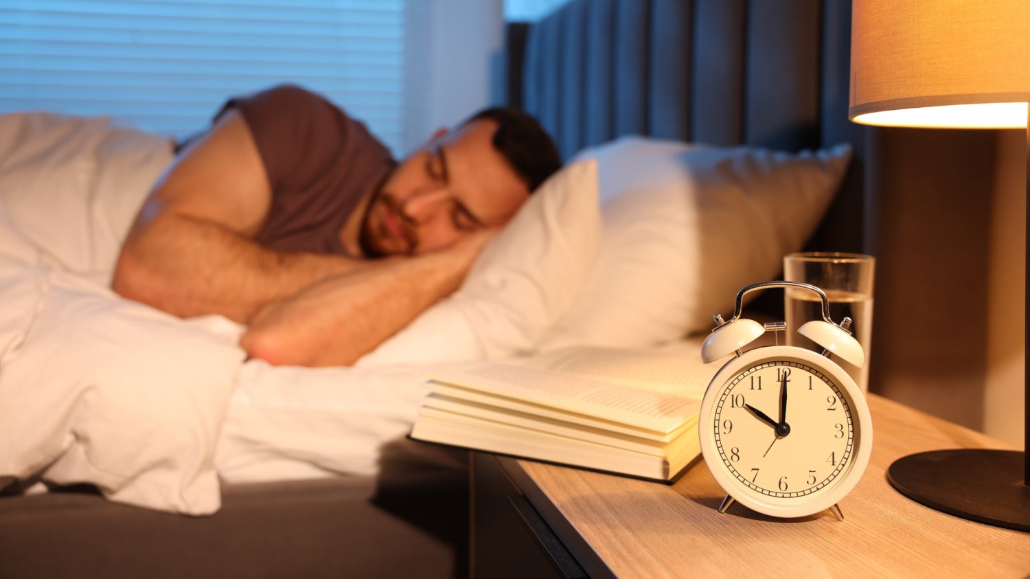 Problem z zasypianiem? Zastosuj metodę 21:30 Jak szybko zasnąć? Stosuj zasadę 21:30