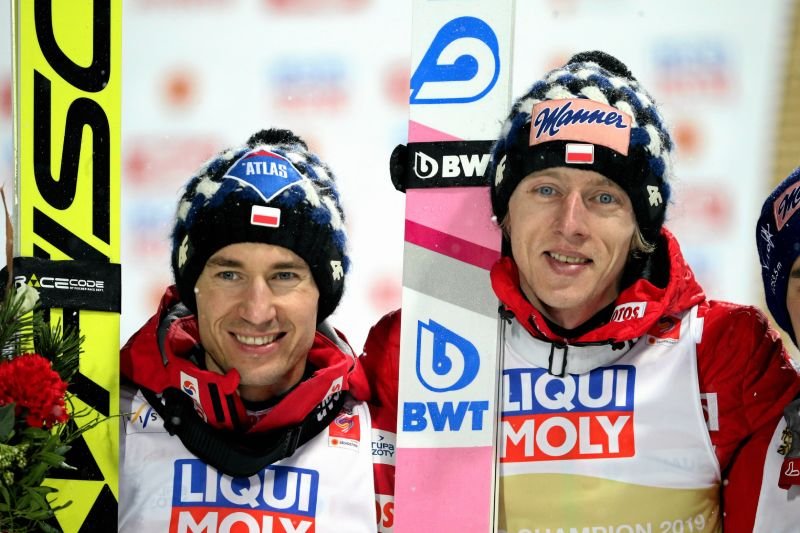 Kamil Stoch i Dawid Kubacki zrezygnowali z pierwszych skoków w czwartek