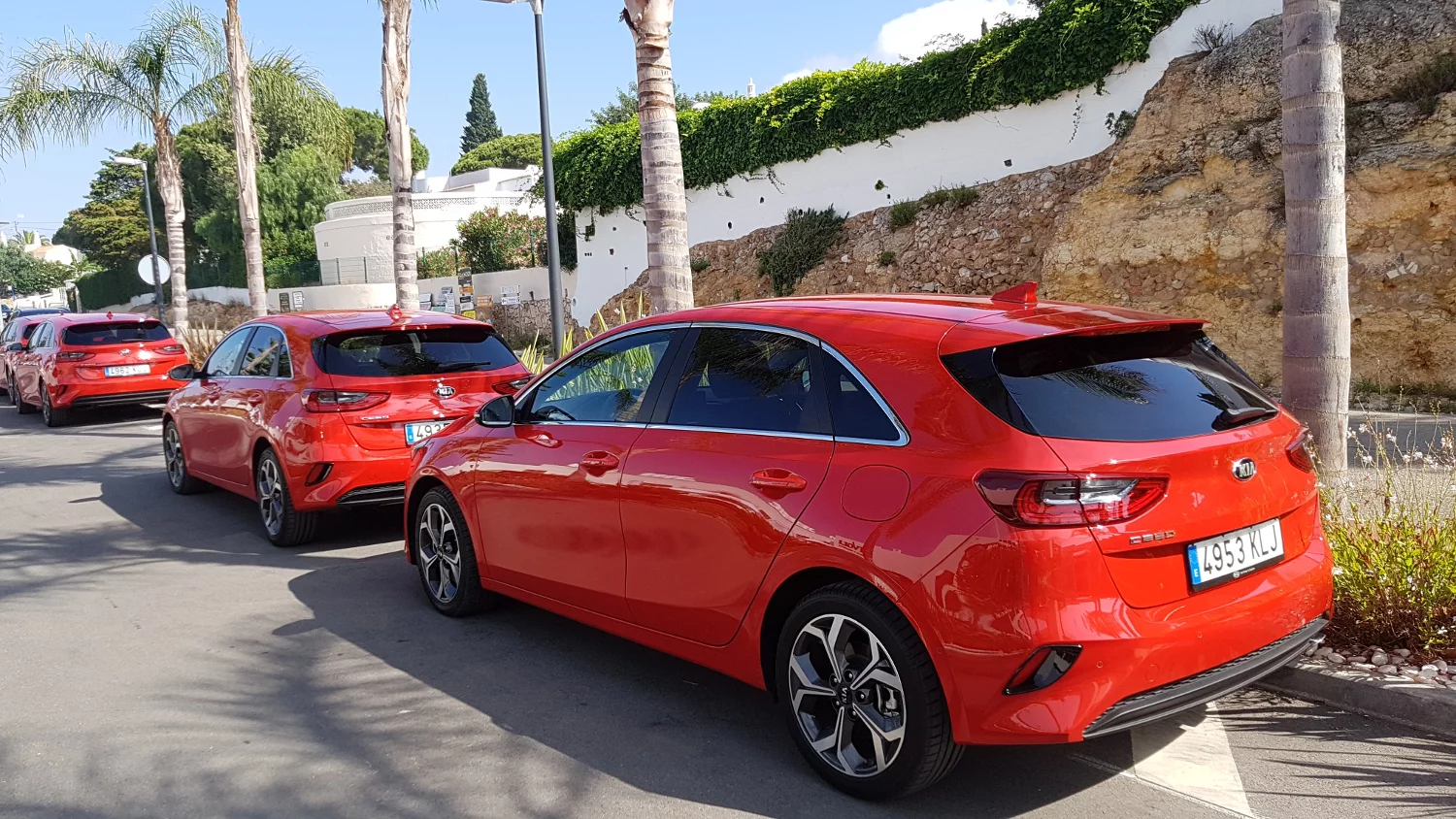 KIA CEED to zgrabny kompakt, który może się podobać.