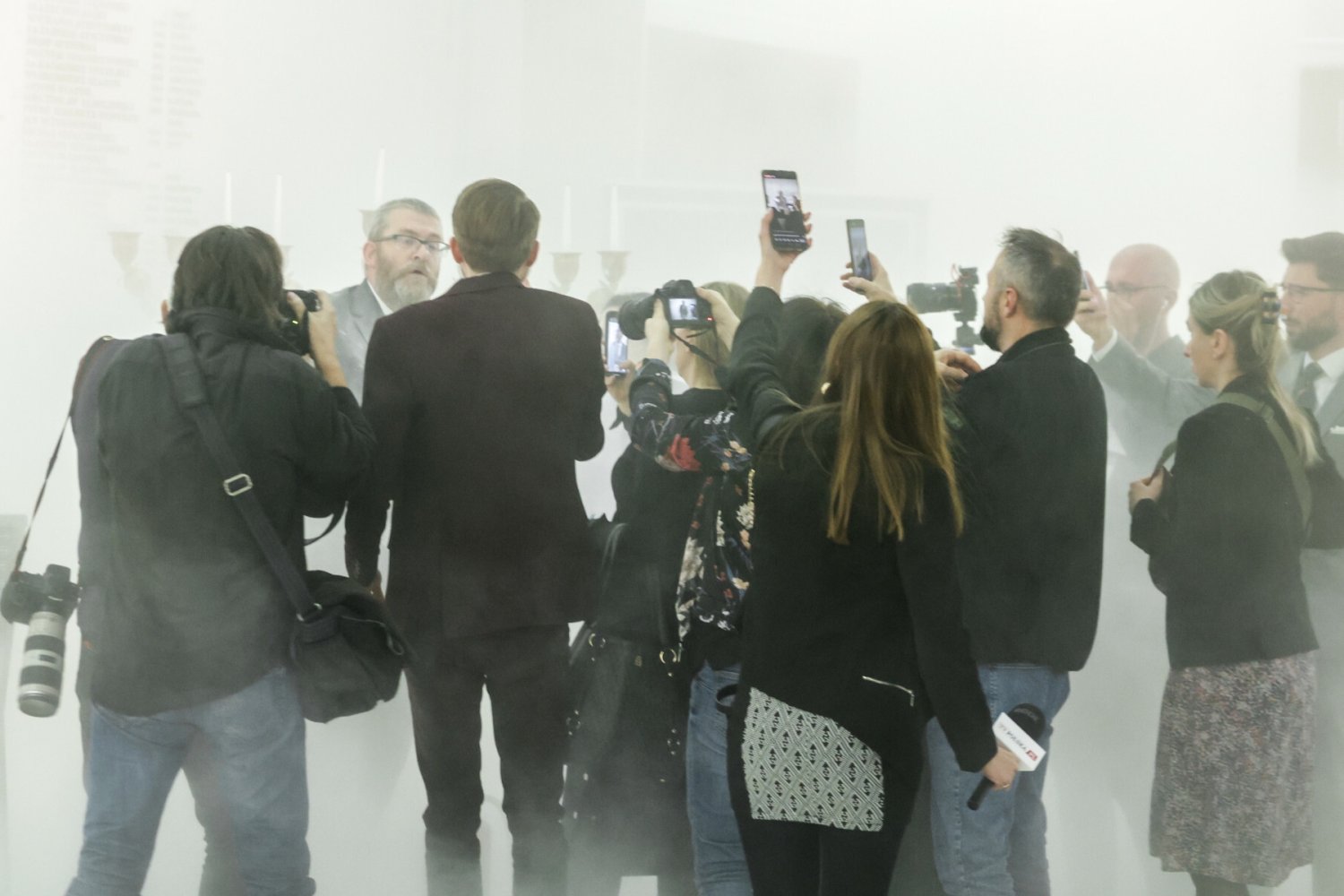 Atak Brauna w Sejmie. Na uroczystości były też dzieci.