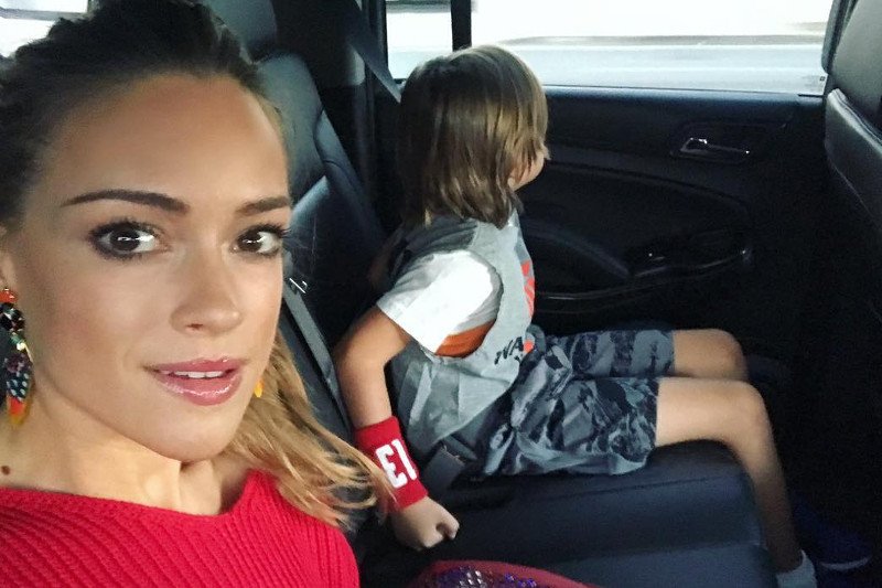 Henry Tadeusz Farrell to syn Alicji Bachledy-Curuś i Colina Farrella.