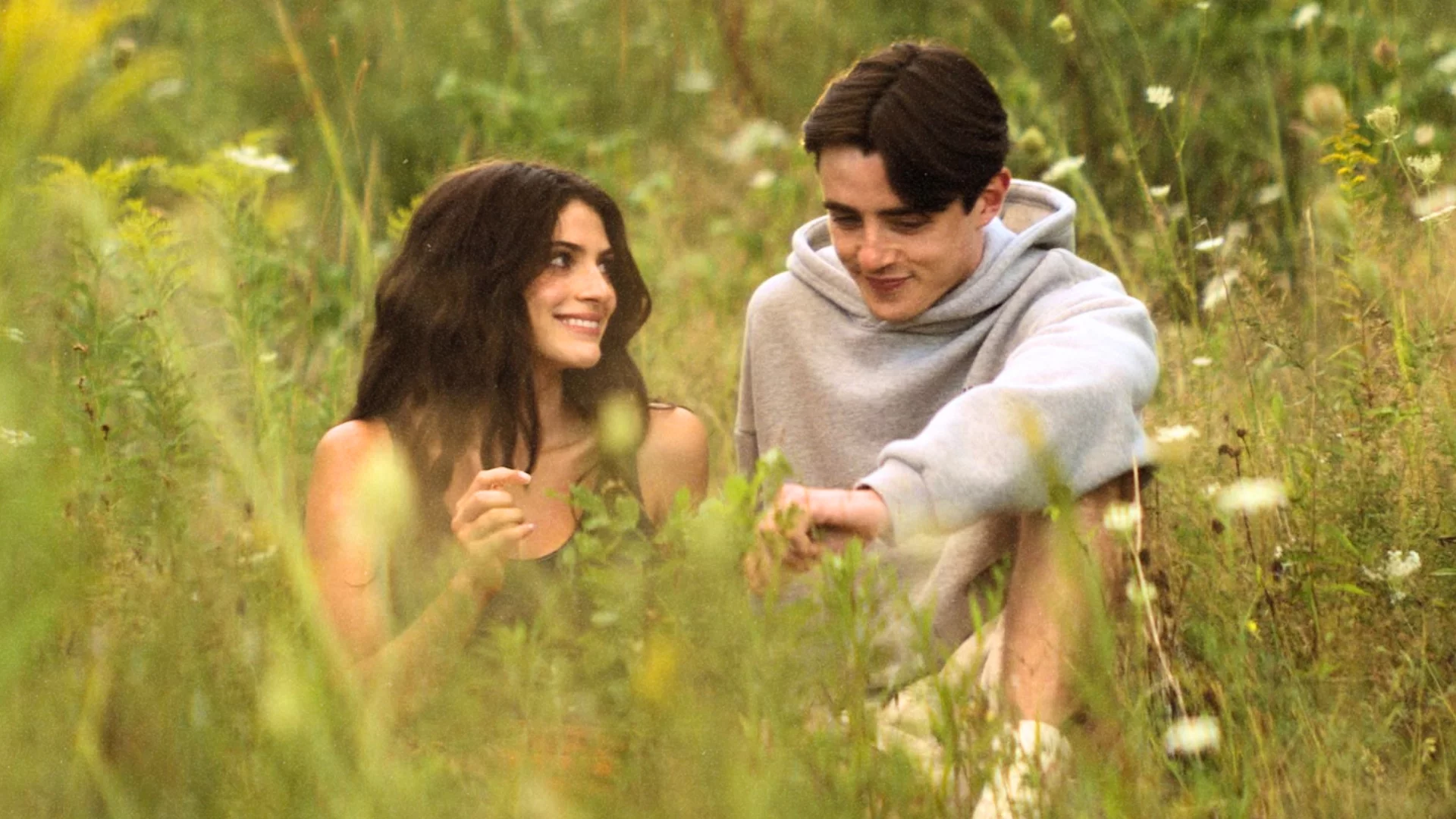Ella Rubin i Daniel Quinn-Toye w serialu "Sterling Point"