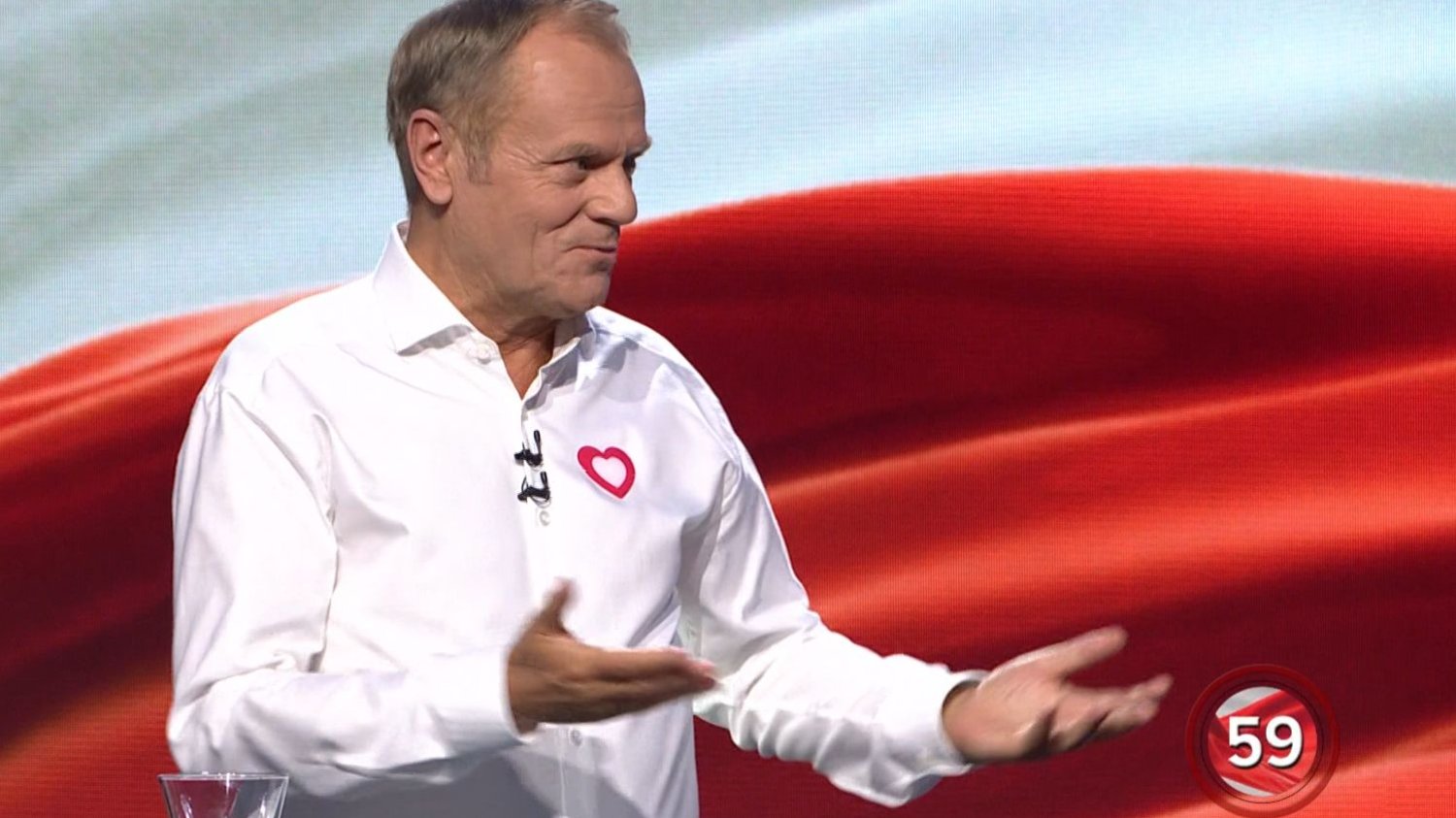 Donald Tusk na koniec debaty w TVP zwrócił się wprost do Mateusza Morawieckiego, przypominając czasy, gdy ten miał prosić go o pracę.