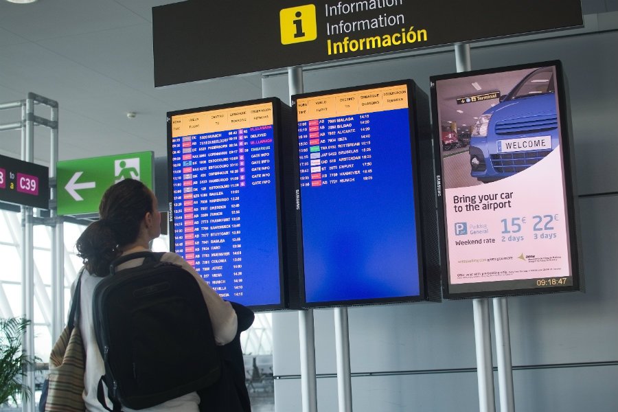 Prawie 200 polskich turystów utknęło hiszpańskiej wyspie. Na zdjęciu lotnisko na Majorce.