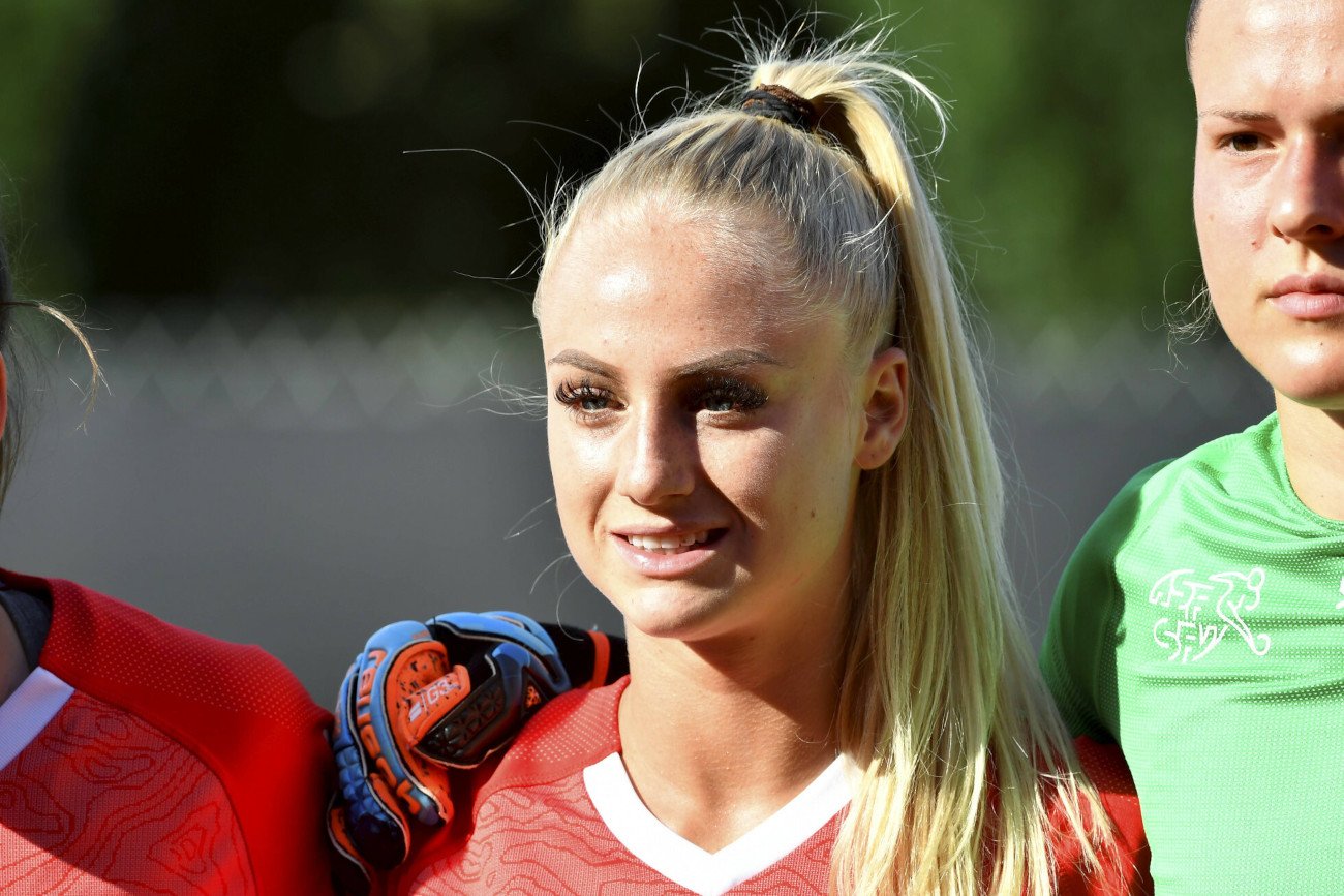 Alisha Lehmann to jedna z najbardziej rozpoznawalnych postaci na świecie związanych z kobiecą piłką nożną.